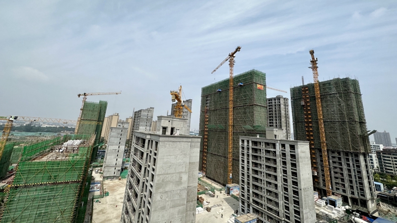 華都國濱府&middot;臻悅項目七幢高層全面結頂