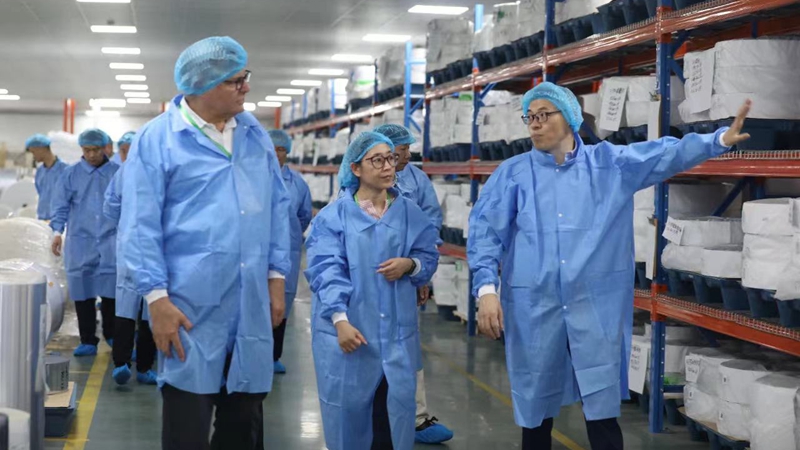 1686618807516689.jpg 參觀片材生產車間_副本.jpg