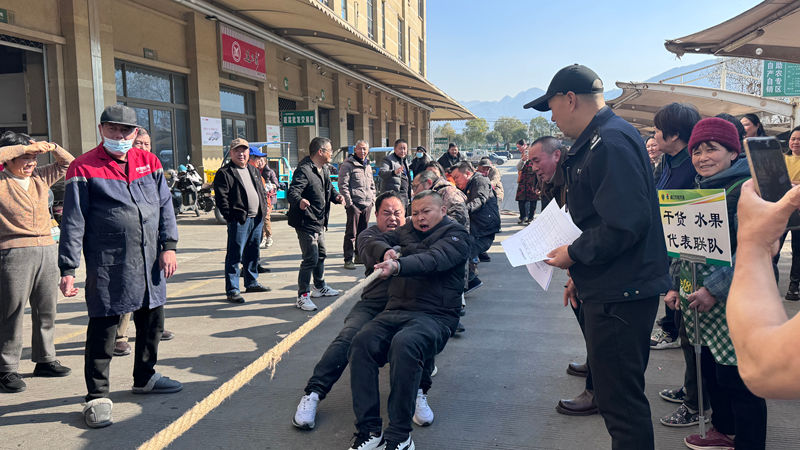 浦江農(nóng)批市場(chǎng)舉辦&ldquo;迎新年&rdquo;商戶拔河比賽